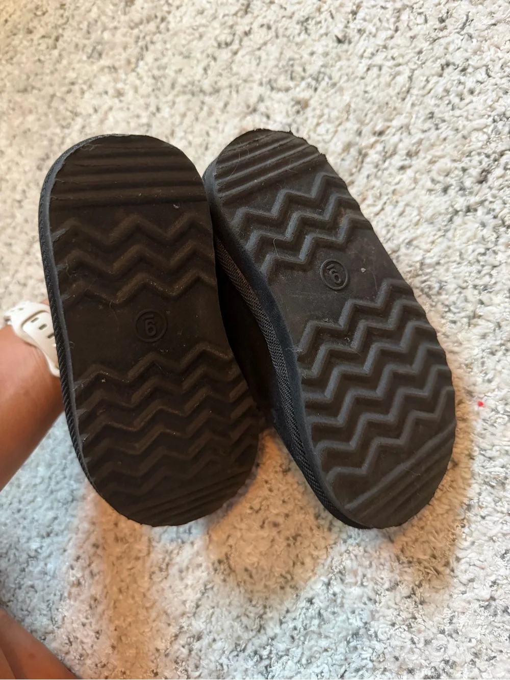 Cat & Jack Black Kids Cozy Slip-On Moccasins size 9 toddler Euc